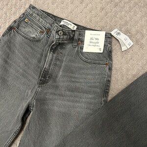 NWT Abercrombie & Fitch the 90’s straight gray ultra high rise jeans